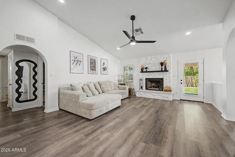 844 Encinas Ave, Gilbert, AZ 85234