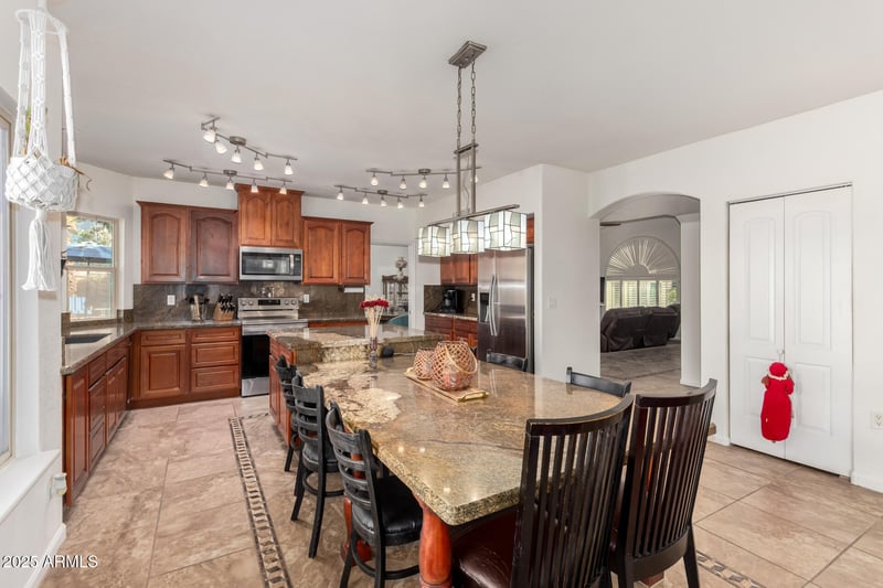 844 Sherri Dr, Gilbert, AZ 85233