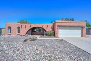 8442 48th Dr, Glendale, AZ 85302