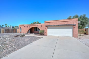 8442 48th Dr, Glendale, AZ 85302