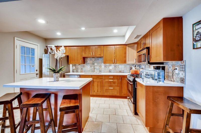 8443 E Jackrabbit Rd, Scottsdale, AZ 85250
