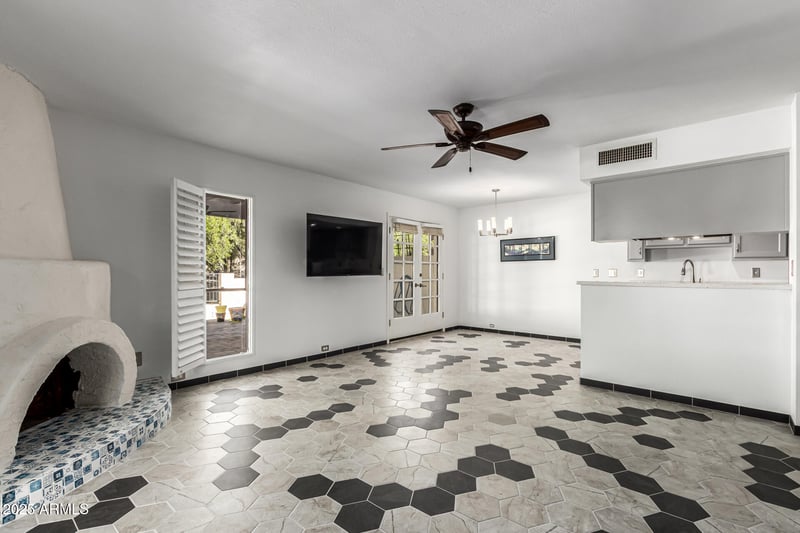 8445 48th St #2, Phoenix, AZ 85044