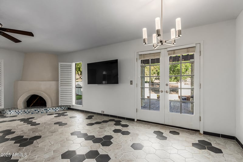 8445 48th St #2, Phoenix, AZ 85044