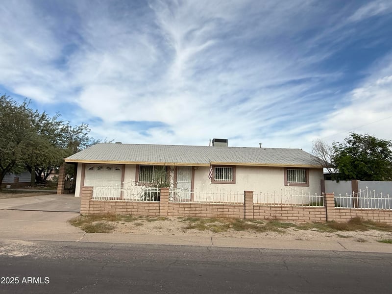 8447 8th Pl, Phoenix, AZ 85042