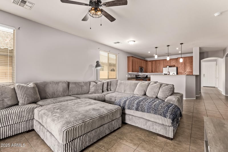 8448 Maya Dr, Peoria, AZ 85383