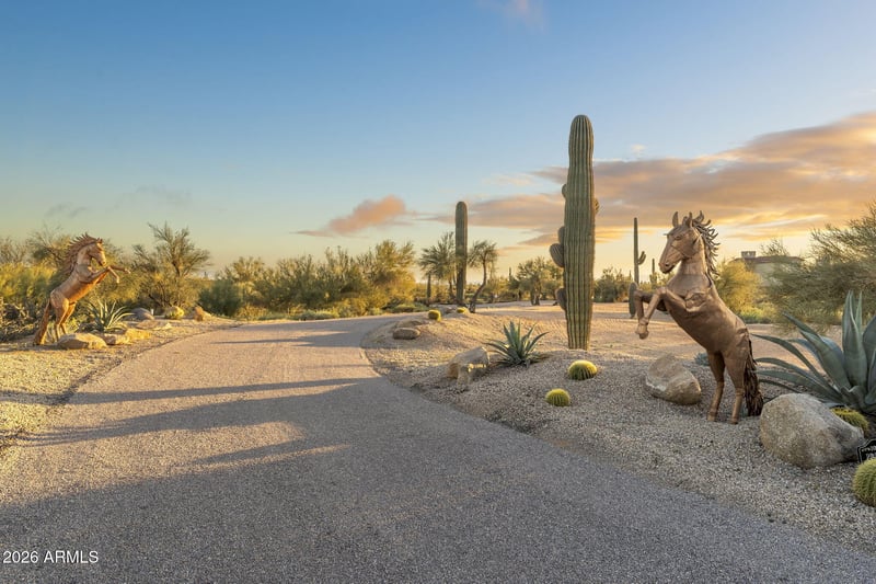 8449 Dixileta Dr, Scottsdale, AZ 85266