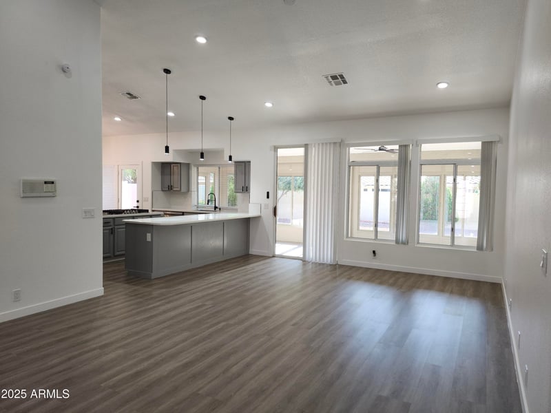 8449 Rockwood Dr, Peoria, AZ 85382