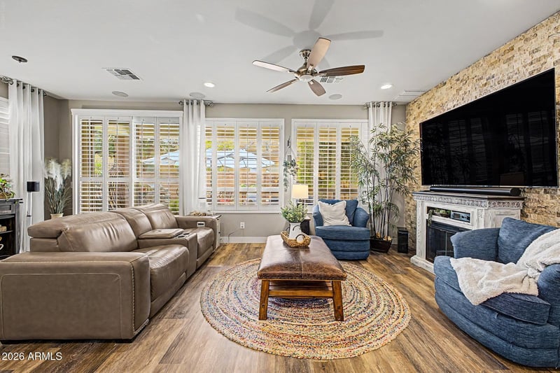 845 E Silversword Ln, Queen Creek, AZ 85140