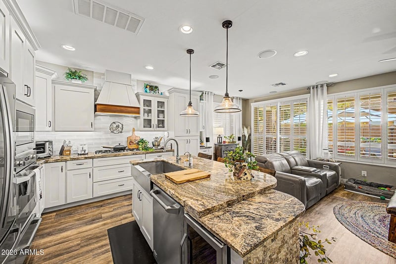 845 E Silversword Ln, Queen Creek, AZ 85140