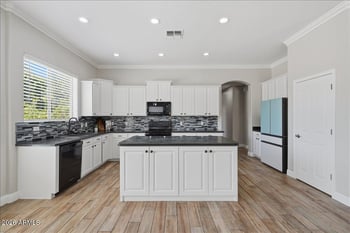 845 Thunderbird Ave, Gilbert, AZ 85234
