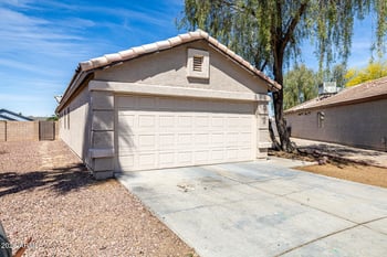 8450 Elm St, Phoenix, AZ 85037