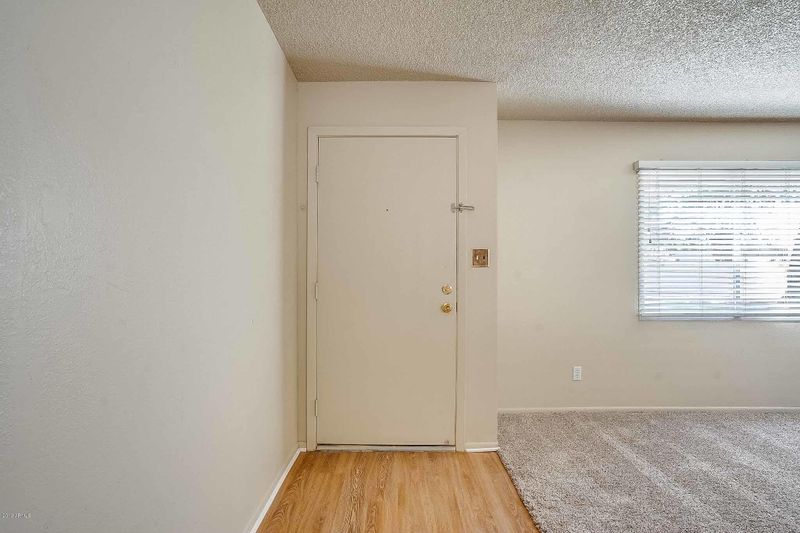 8450 N 54th Dr, Glendale, AZ 85302