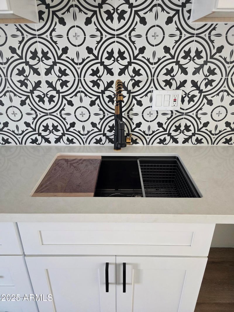 8450 Windsor Ave, Scottsdale, AZ 85257