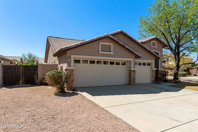 8455 W Shaw Butte Dr, Peoria, AZ 85345