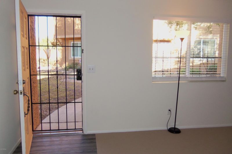 846 E Cochise Dr, Phoenix, AZ 85020