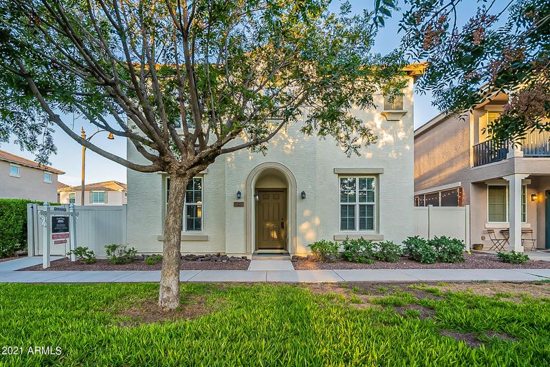 846 S Reber Ave, Gilbert, AZ 85296