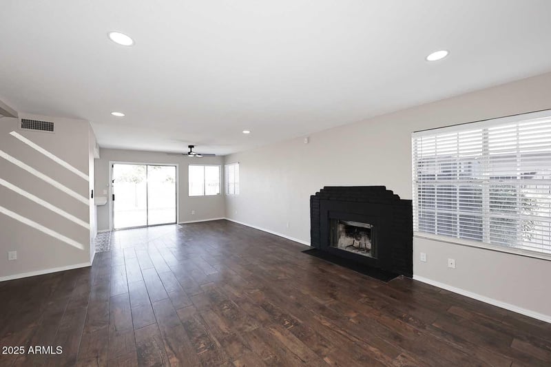 8464 Campbell Ave, Phoenix, AZ 85037