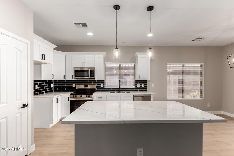 8466 Emelita Ave, Mesa, AZ 85208