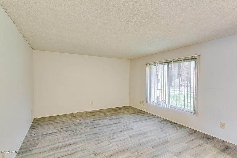 8467 N 54th Ln, Glendale, AZ 85302