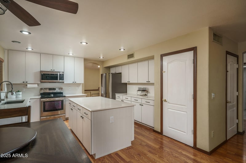 8469 Emile Zola Ave, Peoria, AZ 85381