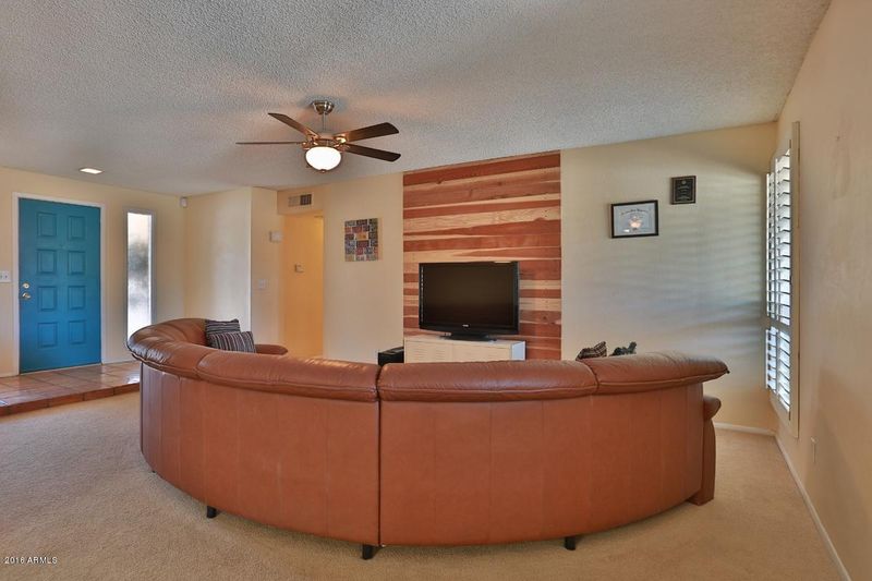 847 E Paradise Ln, Phoenix, AZ 85022