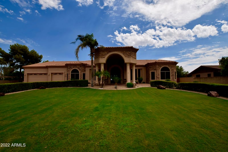 847 W Moon Valley Dr, Phoenix, AZ 85023