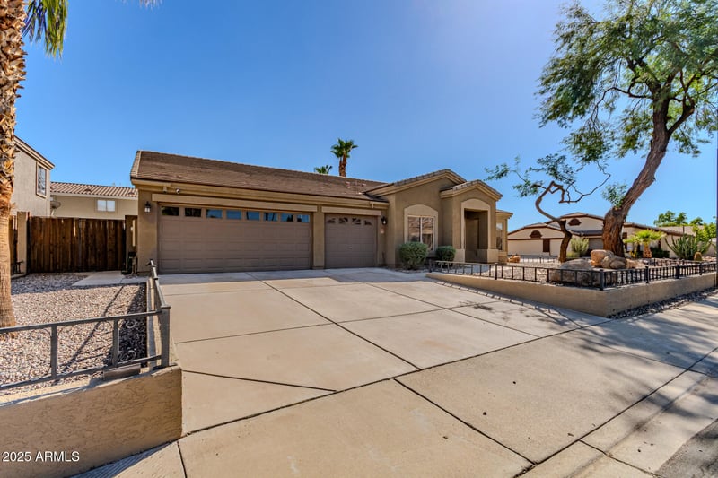 8479 Berridge Ln, Glendale, AZ 85305