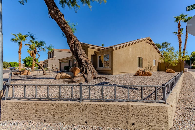 8479 Berridge Ln, Glendale, AZ 85305
