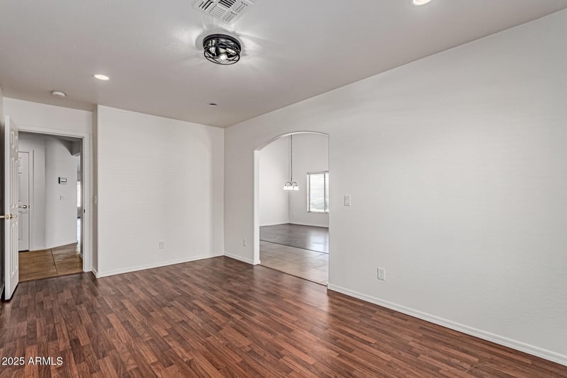 8479 Berridge Ln, Glendale, AZ 85305