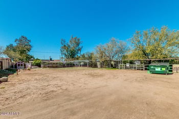 848 Roberts Rd, Phoenix, AZ 85022