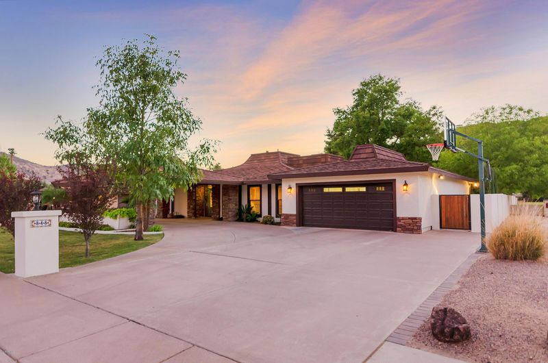 848 W Moon Valley Dr, Phoenix, AZ 85023