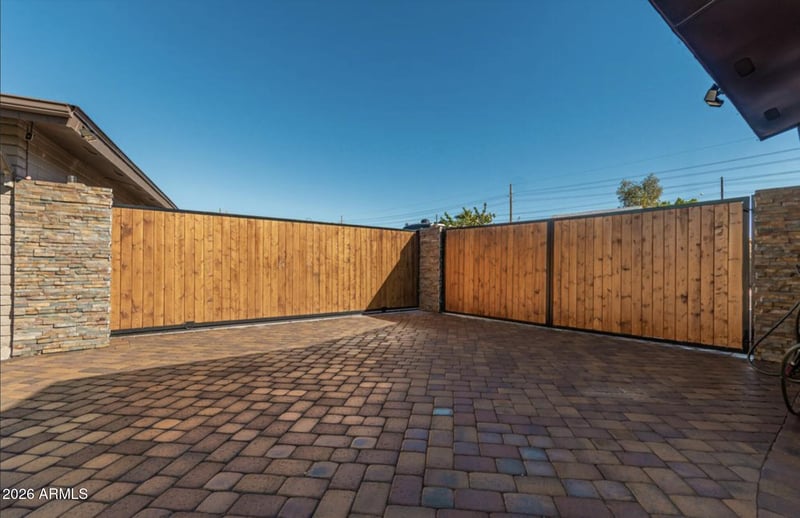 849 67th Pl, Mesa, AZ 85205