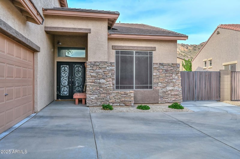 8498 Quail Track Dr, Peoria, AZ 85383