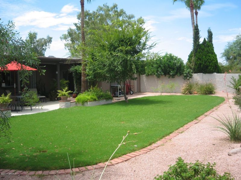 850 E Village Circle Dr, Phoenix, AZ 85022