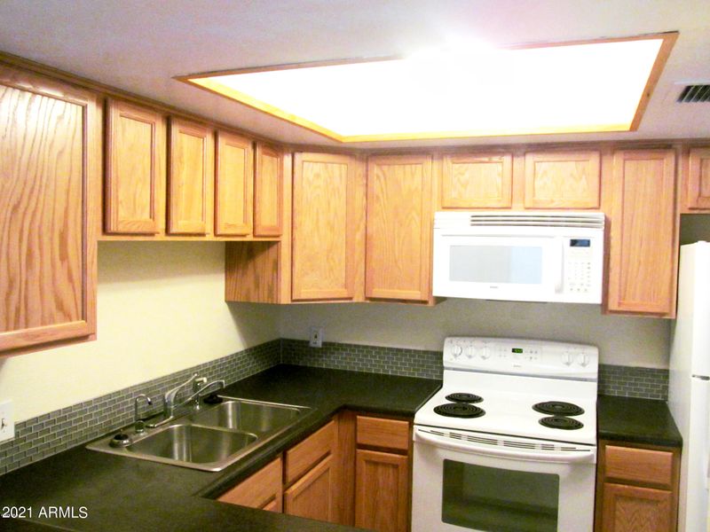 850 S River Dr #1027, Tempe, AZ 85281