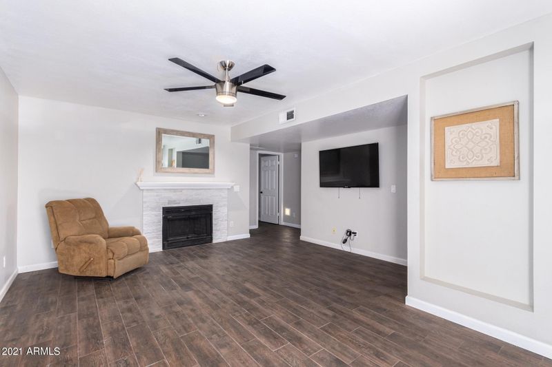 850 S River Dr #1049, Tempe, AZ 85281