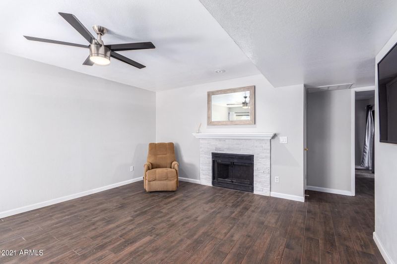 850 S River Dr #1049, Tempe, AZ 85281