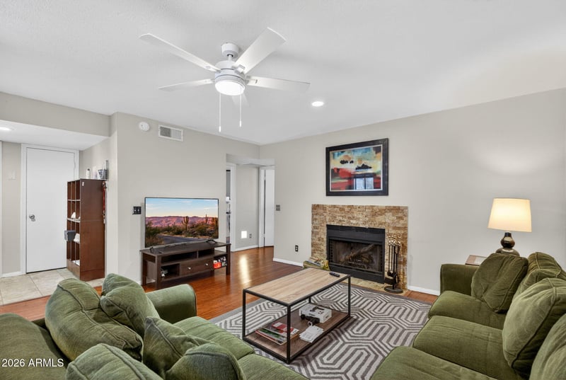 850 S River Dr #2020, Tempe, AZ 85281