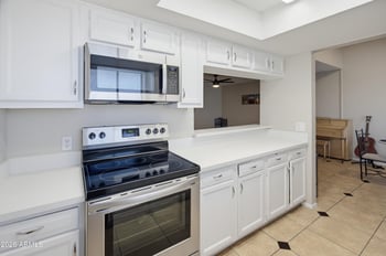 850 S River Dr #2070, Tempe, AZ 85281