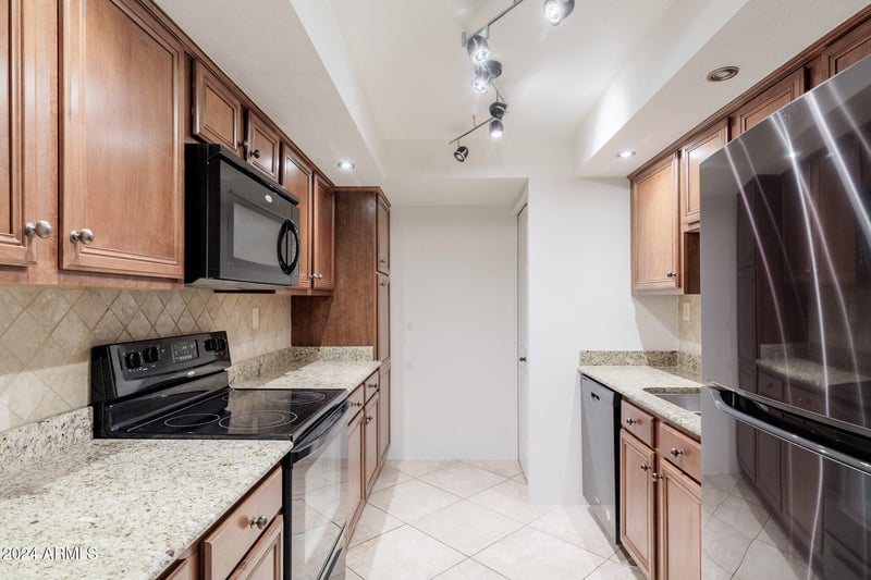 8500 Indian School Rd #129, Scottsdale, AZ 85251