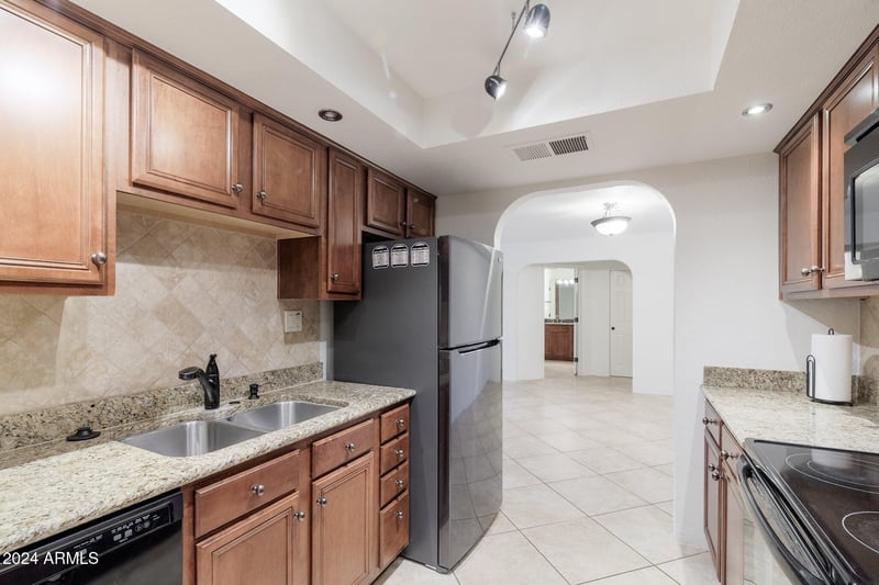 8500 Indian School Rd #129, Scottsdale, AZ 85251