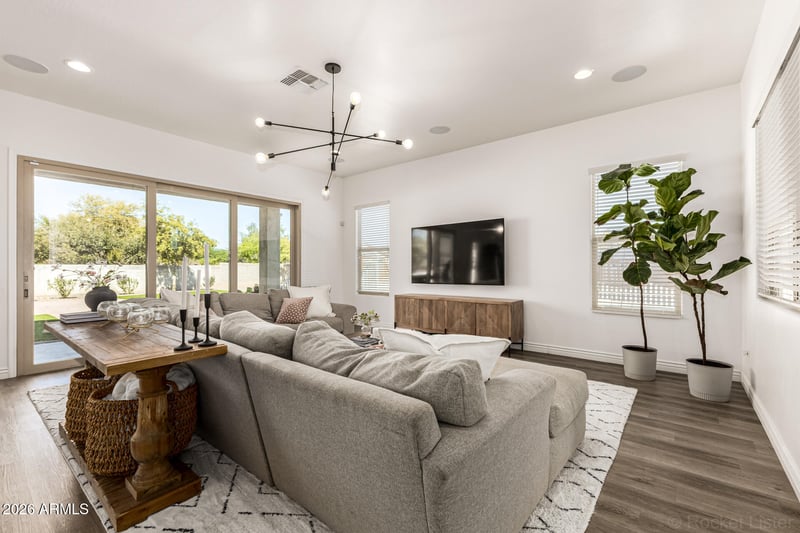 8502 W Myrtle Ave, Glendale, AZ 85305