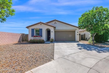 8503 Peppertree Ln, Glendale, AZ 85305