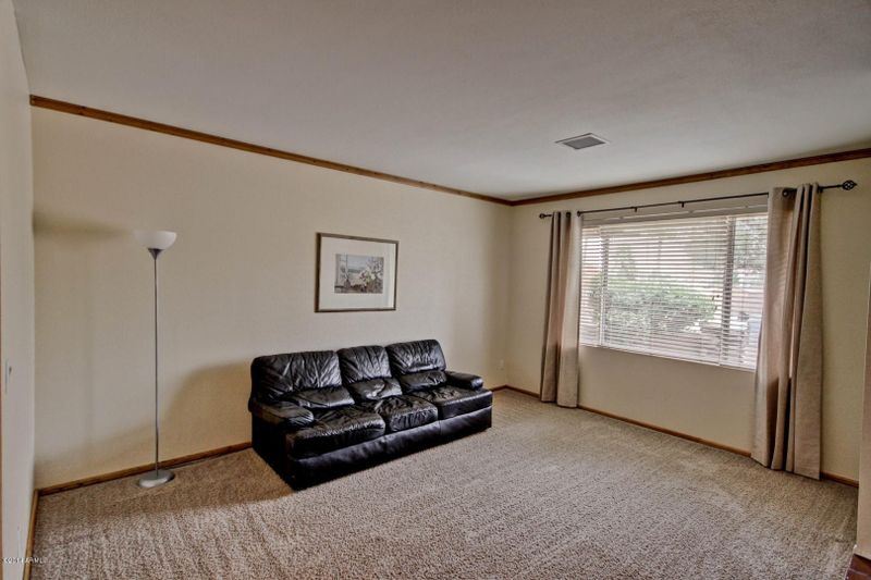 851 E Coral Gables Dr, Phoenix, AZ 85022