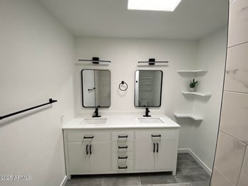 851 Michelle Dr, Phoenix, AZ 85022