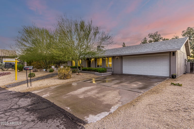 851 Village Circle Dr, Phoenix, AZ 85022