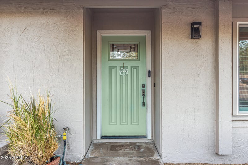 851 Village Circle Dr, Phoenix, AZ 85022