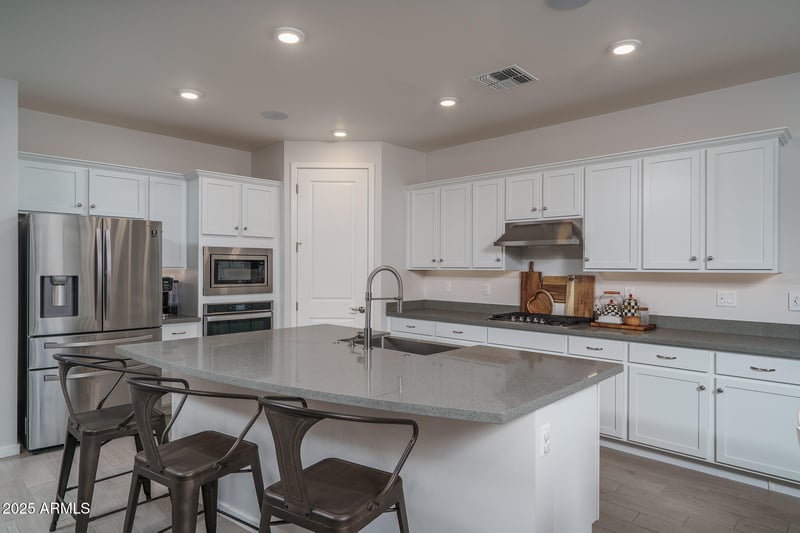 8513 172nd Ln, Waddell, AZ 85355