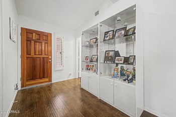 8513 W Oraibi Dr, Peoria, AZ 85382