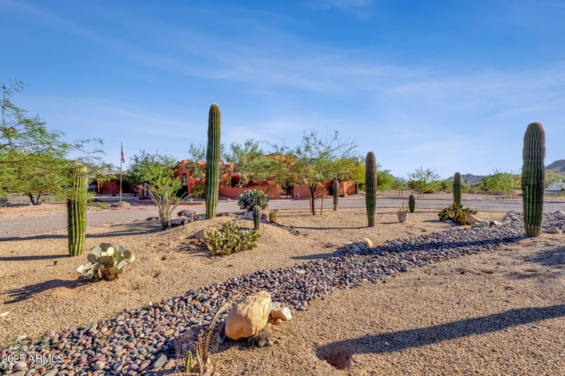 8514 Dysart Rd, Goodyear, AZ 85338